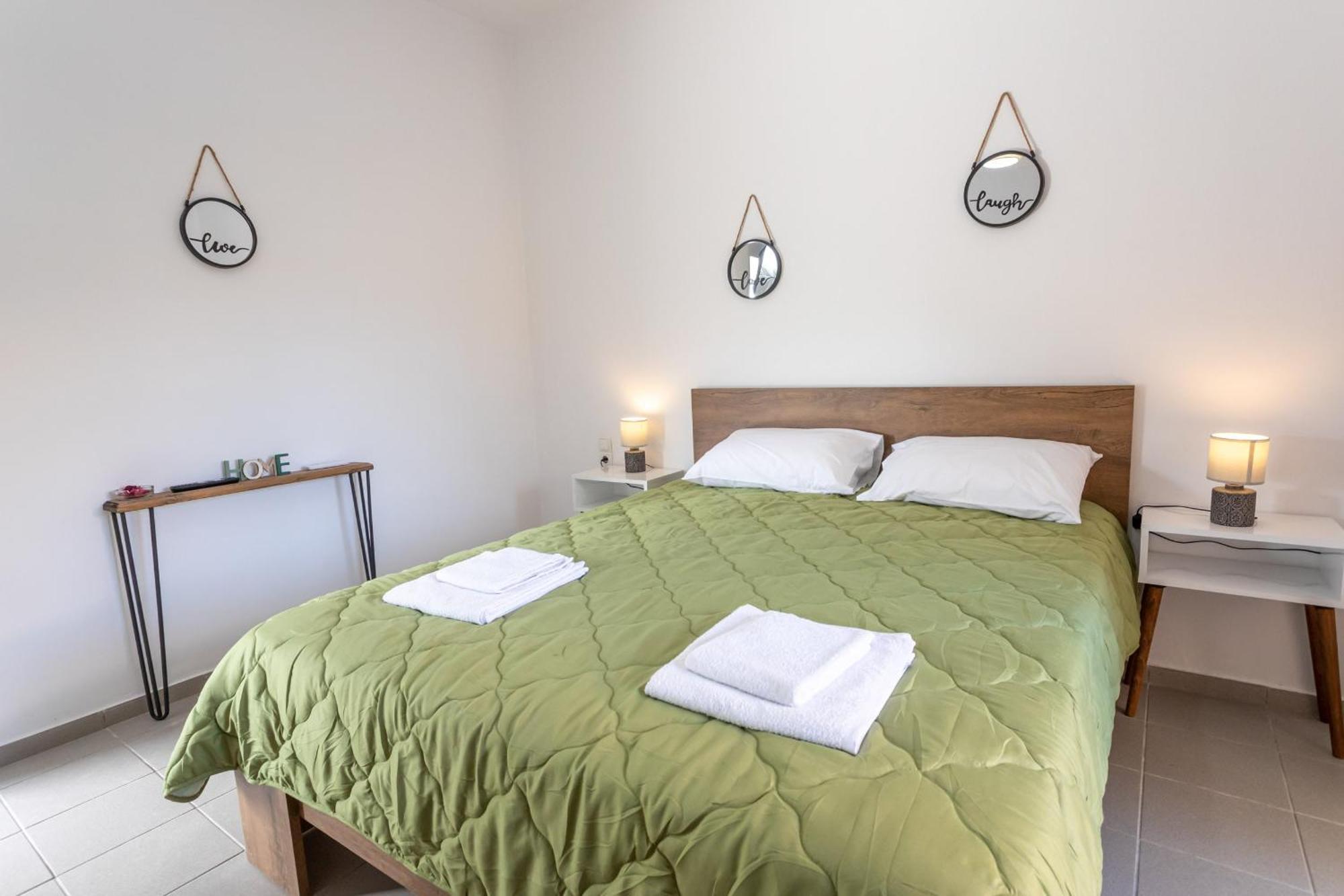 Dionysiasea 2 - Cozy Escape Steps From The Beach! Gazi Esterno foto