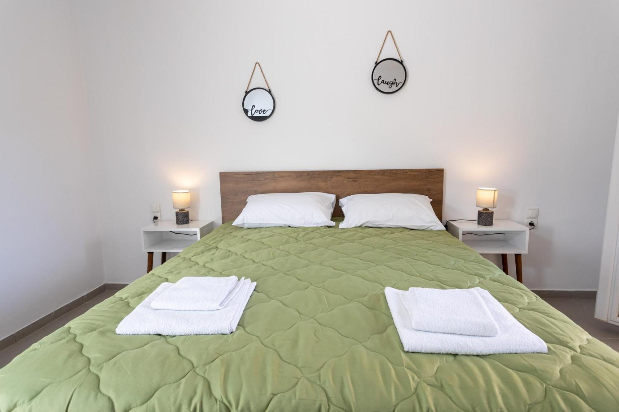 Dionysiasea 2 - Cozy Escape Steps From The Beach! Gazi Esterno foto