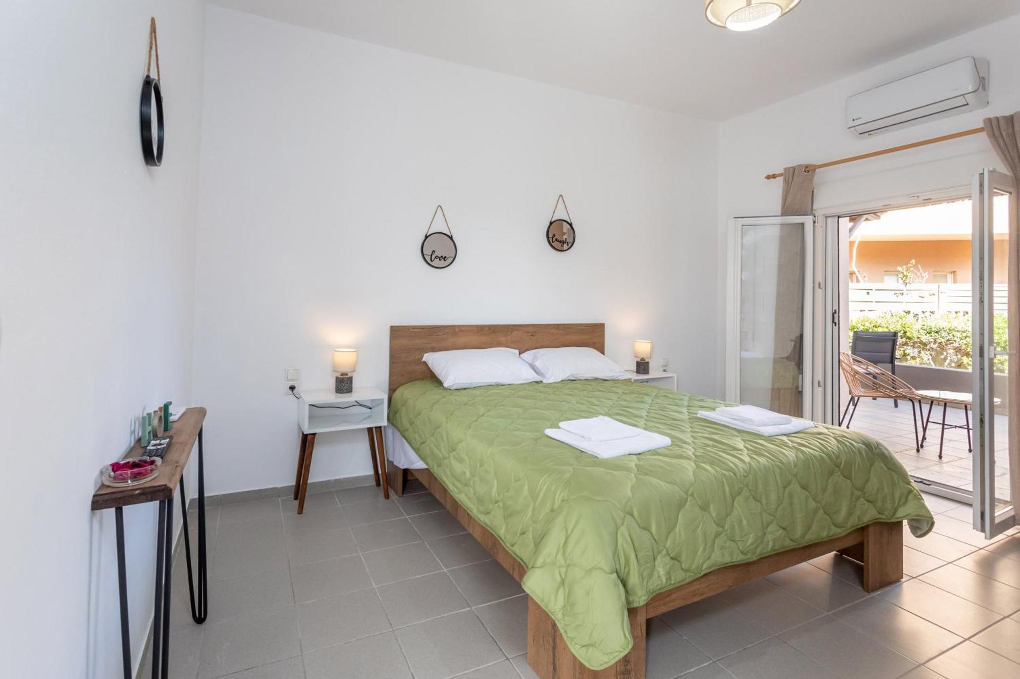 Dionysiasea 2 - Cozy Escape Steps From The Beach! Gazi Esterno foto